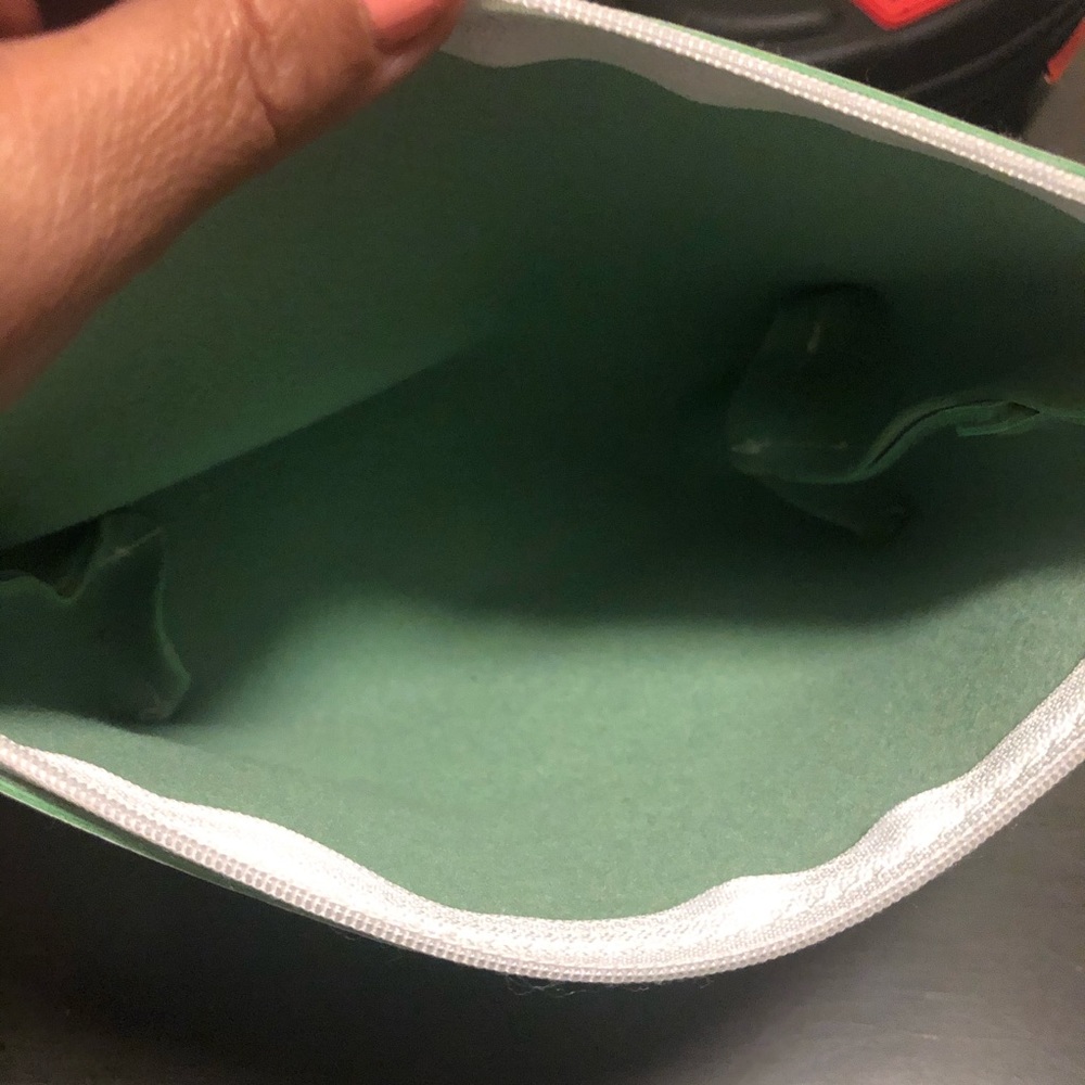 Makeup bag - Picture 3 of 3